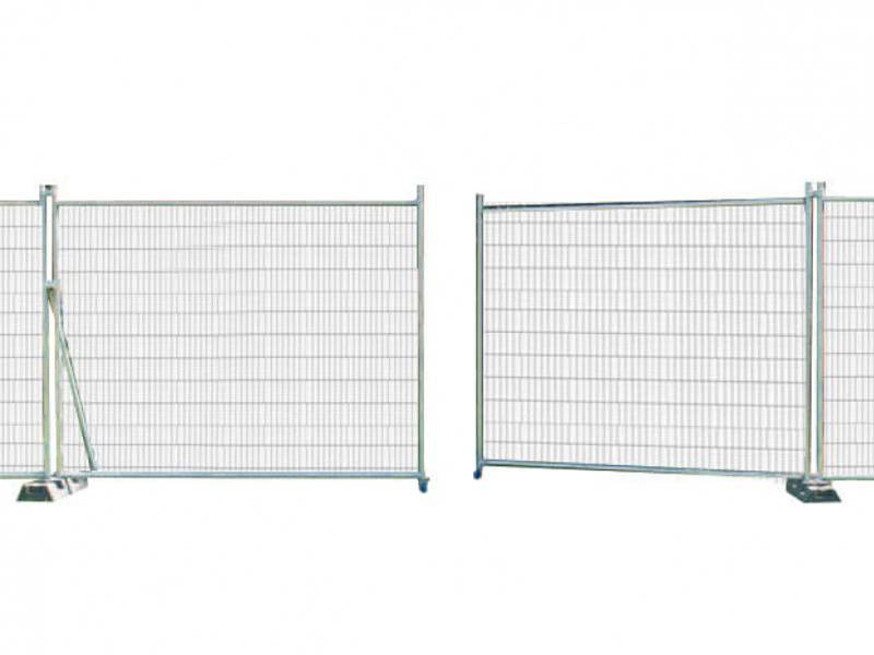 There is a Australia style temporary gate panel with hot dipped galvanized surface treatment.