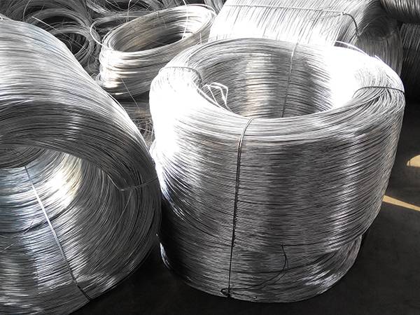 Galvanized steel wire as material of hinge joint fence.